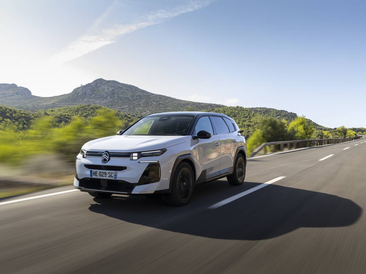 Al volante di C5 Aircross: un viaggio a tutto comfort Al volante di C5 Aircross: un viaggio a tutto comfort