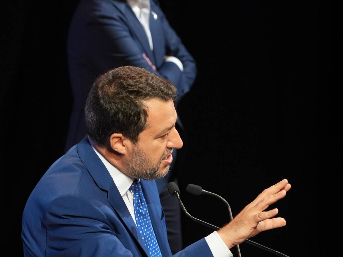 "Una corrente della Cgil": Salvini a gamba tesa sull