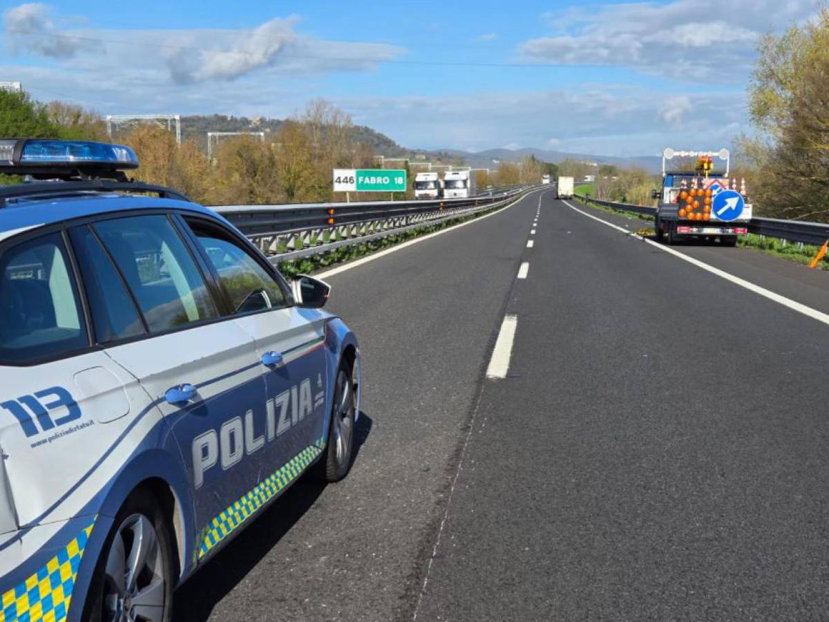 rapinano un uomo e sparano alla polizia in manette due romeni da Ilgiornale.it rapinano un uomo e sparano alla polizia in manette due romeni