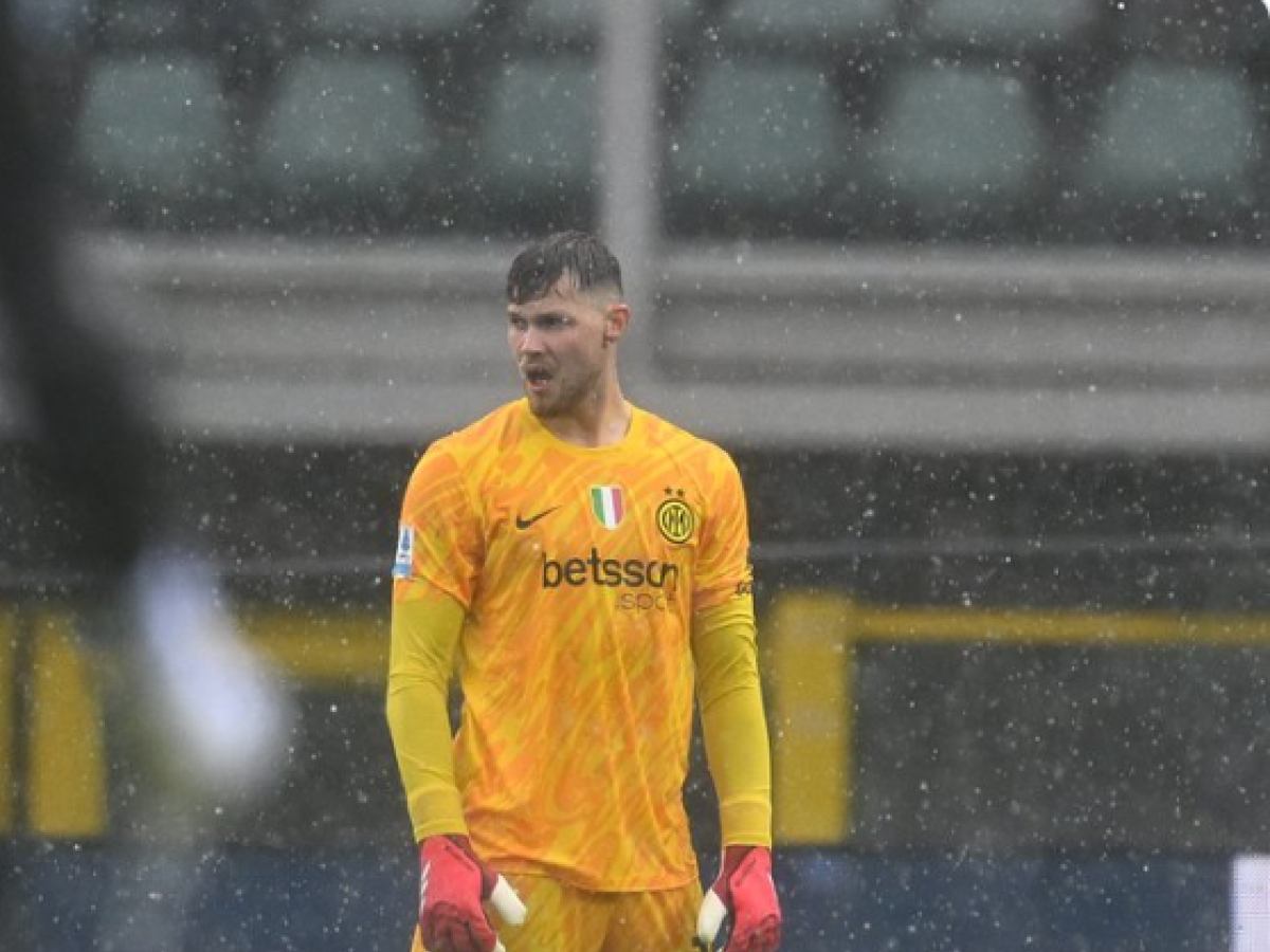 La carrozzina elettrica invade la corsia. 81enne muore travolto dal portiere dell La carrozzina elettrica invade la corsia. 81enne muore travolto dal portiere dell