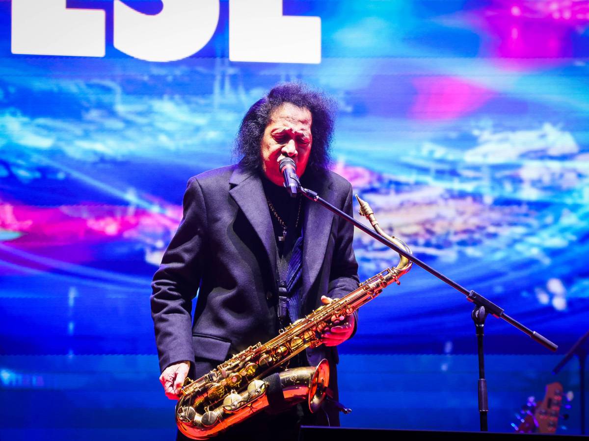 È morto James Senese, chi era il sassofonista simbolo della musica napoletana È morto James Senese, chi era il sassofonista simbolo della musica napoletana