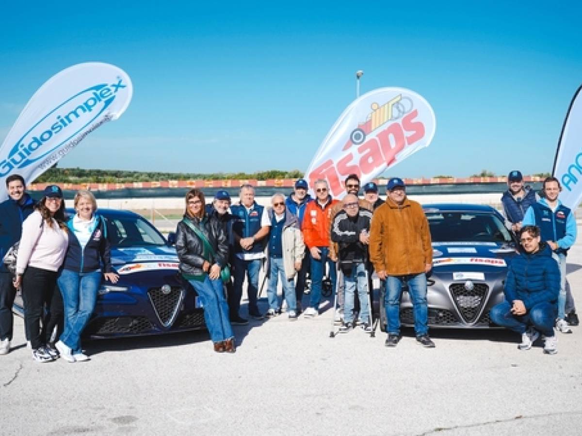 Sport e disabilità, al via i corsi di pilotaggio Anglat e Fisaps per la licenza di guida sportiva su pista Sport e disabilità, al via i corsi di pilotaggio Anglat e Fisaps per la licenza di guida sportiva su pista