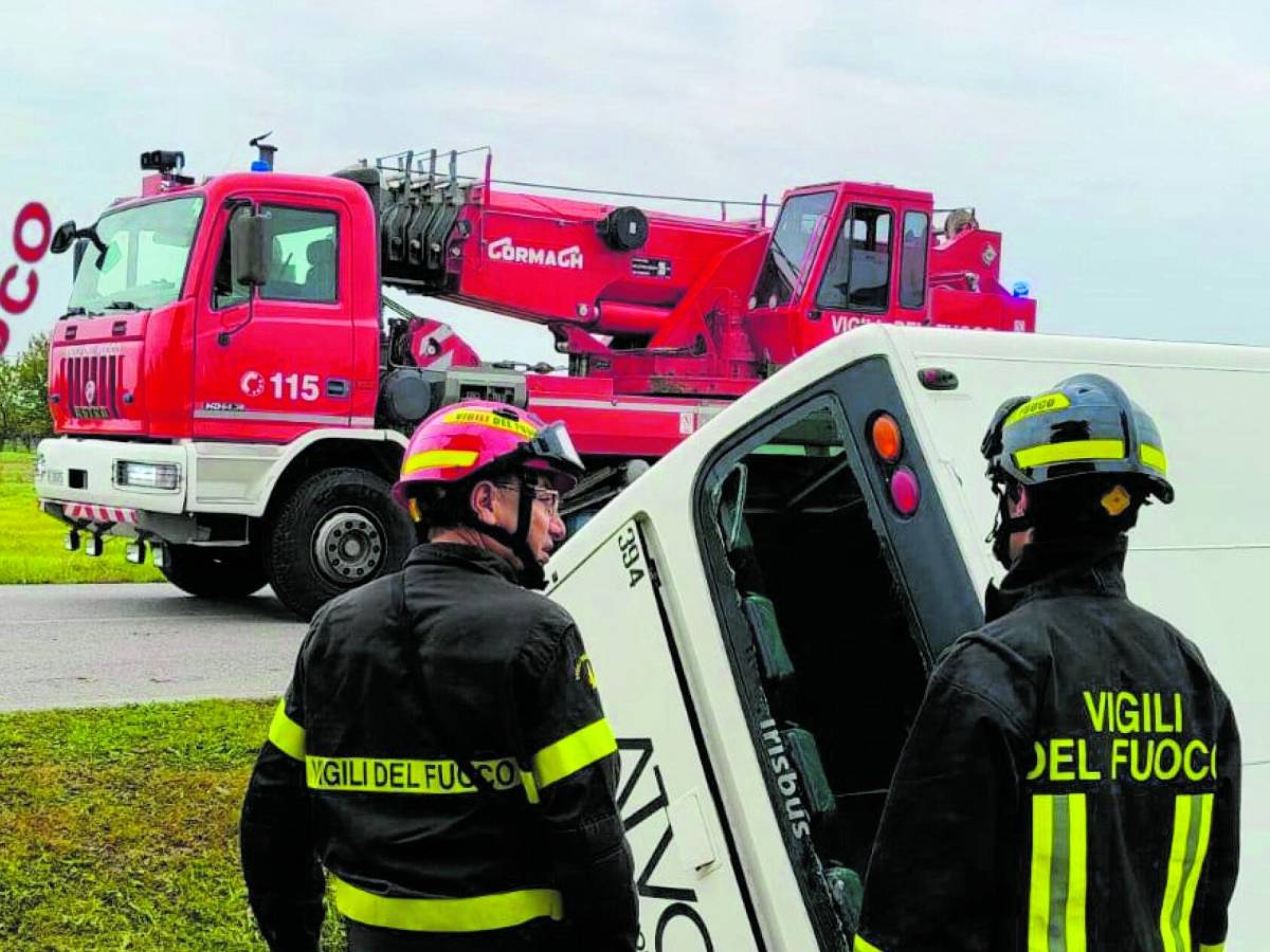 Scontro Suv scuolabus: morto l