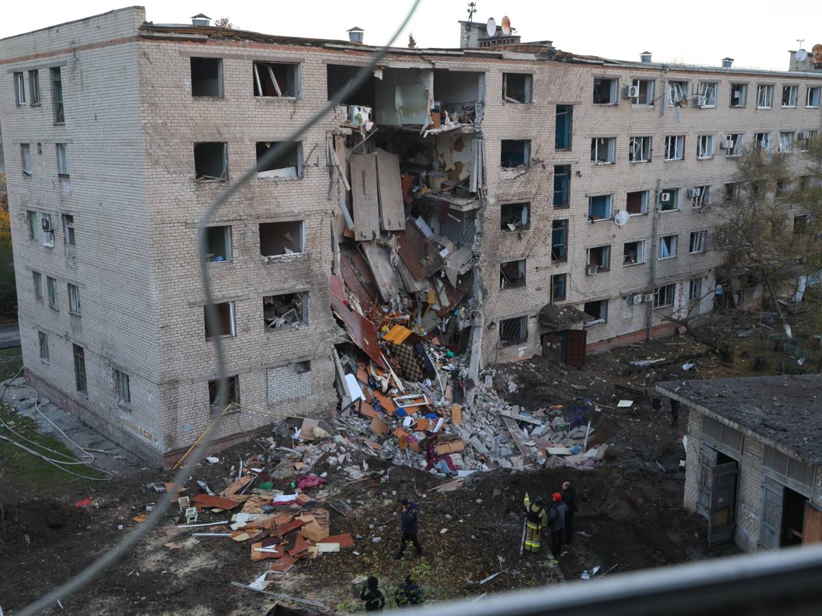 Massiccio attacco russo contro l'Ucraina: tre morti e 21 feriti. Decollano i jet polacchi