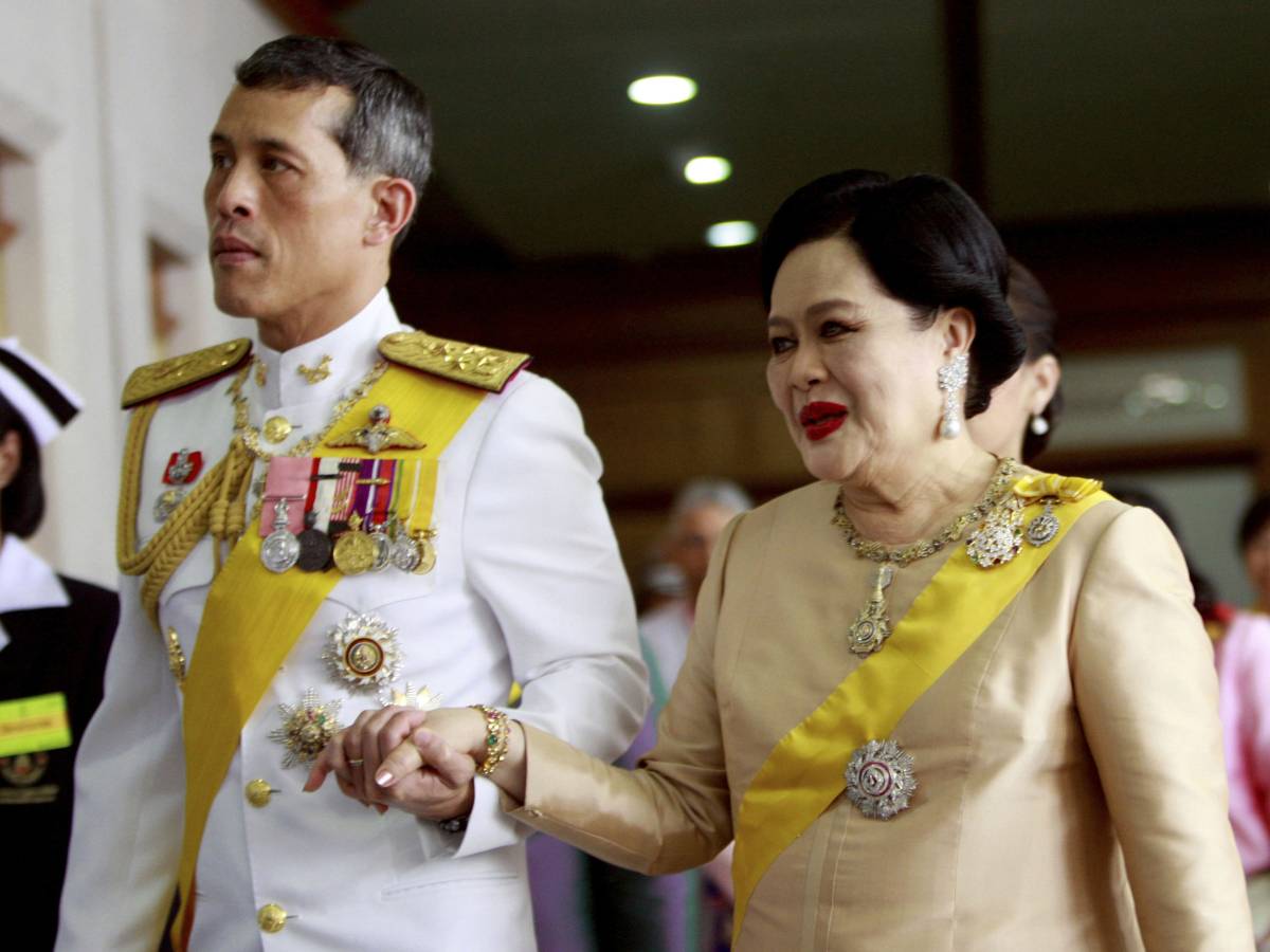 “Un anno di lutto”. È morta la regina Sirikit di Thailandia “Un anno di lutto”. È morta la regina Sirikit di Thailandia