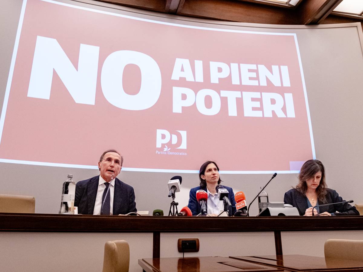 Opposizione divisa ma la Schlein vede "pericoli autoritari" Opposizione divisa ma la Schlein vede "pericoli autoritari"