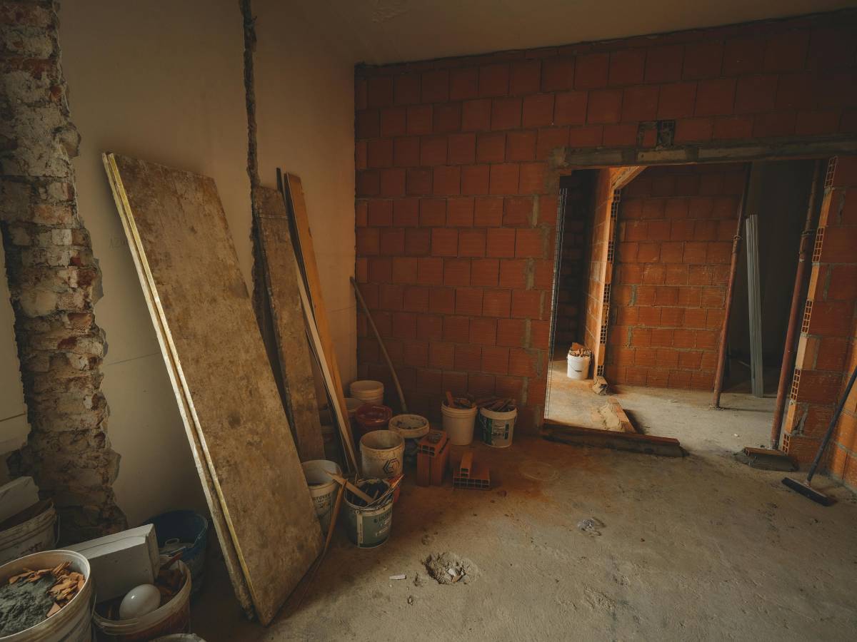 Abbassare il pavimento in condominio: un intervento da "maneggiare con cura" Abbassare il pavimento in condominio: un intervento da "maneggiare con cura"