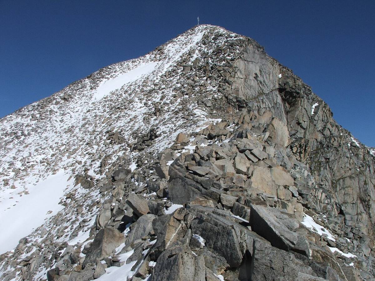 Tragedia in Alto Adige, valanga travolge scialpinisti: ci sono tre morti Tragedia in Alto Adige, valanga travolge scialpinisti: ci sono tre morti