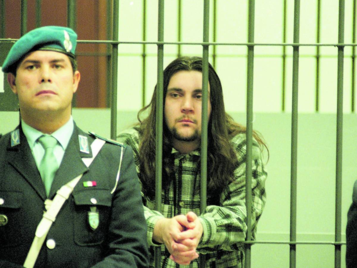 Elia Del Grande scappa dalla casa lavoro. Nel ’98 sterminò la famiglia a colpi di fucile