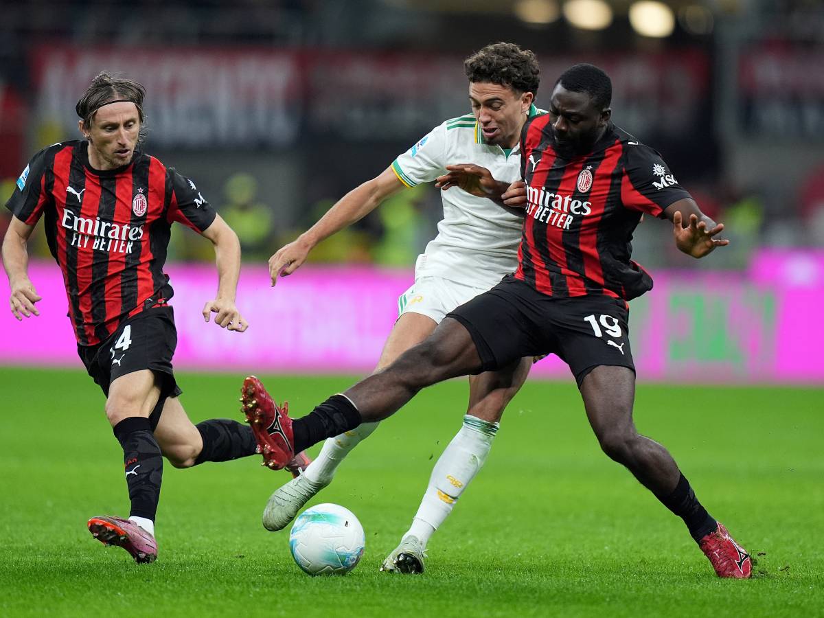 Al Milan basta il gol di Pavlovic per battere la Roma: Maignan para il rigore di Dybala Al Milan basta il gol di Pavlovic per battere la Roma: Maignan para il rigore di Dybala