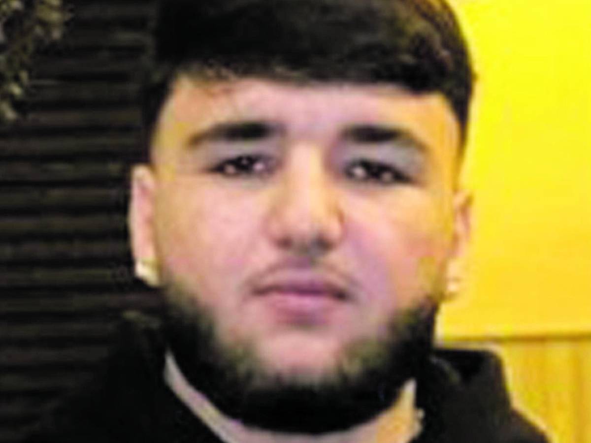 Ragazzo di 16 anni ucciso per errore davanti a un bar: tre fermi Ragazzo di 16 anni ucciso per errore davanti a un bar: tre fermi