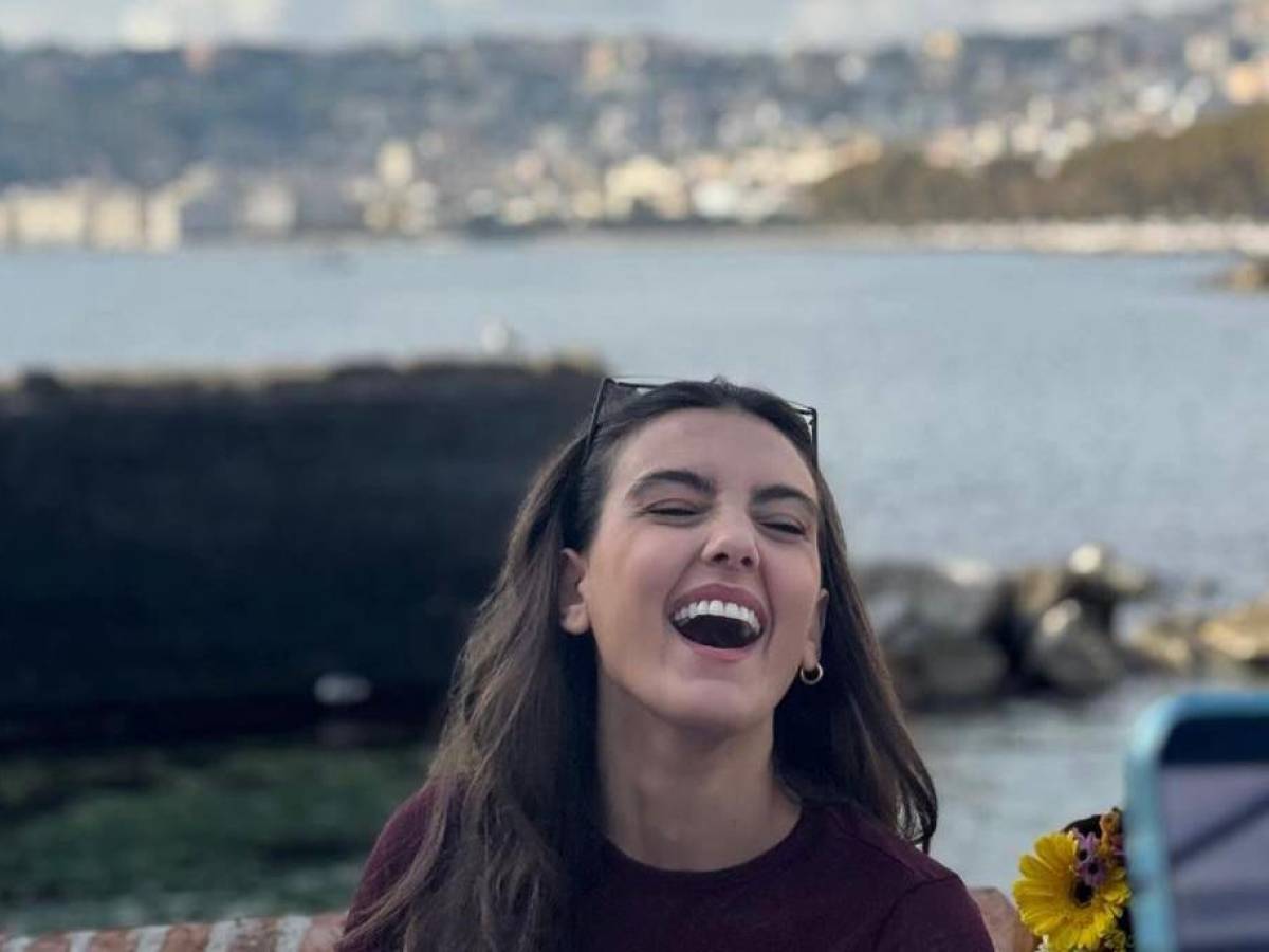 Zeudi Di Palma ha il fandom più grande e potente: evento mondiale per il suo compleanno (con tanto di aerei)