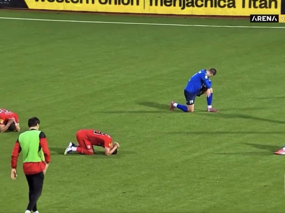 Allenatore si accascia e muore in campo. Ecco cosa è successo