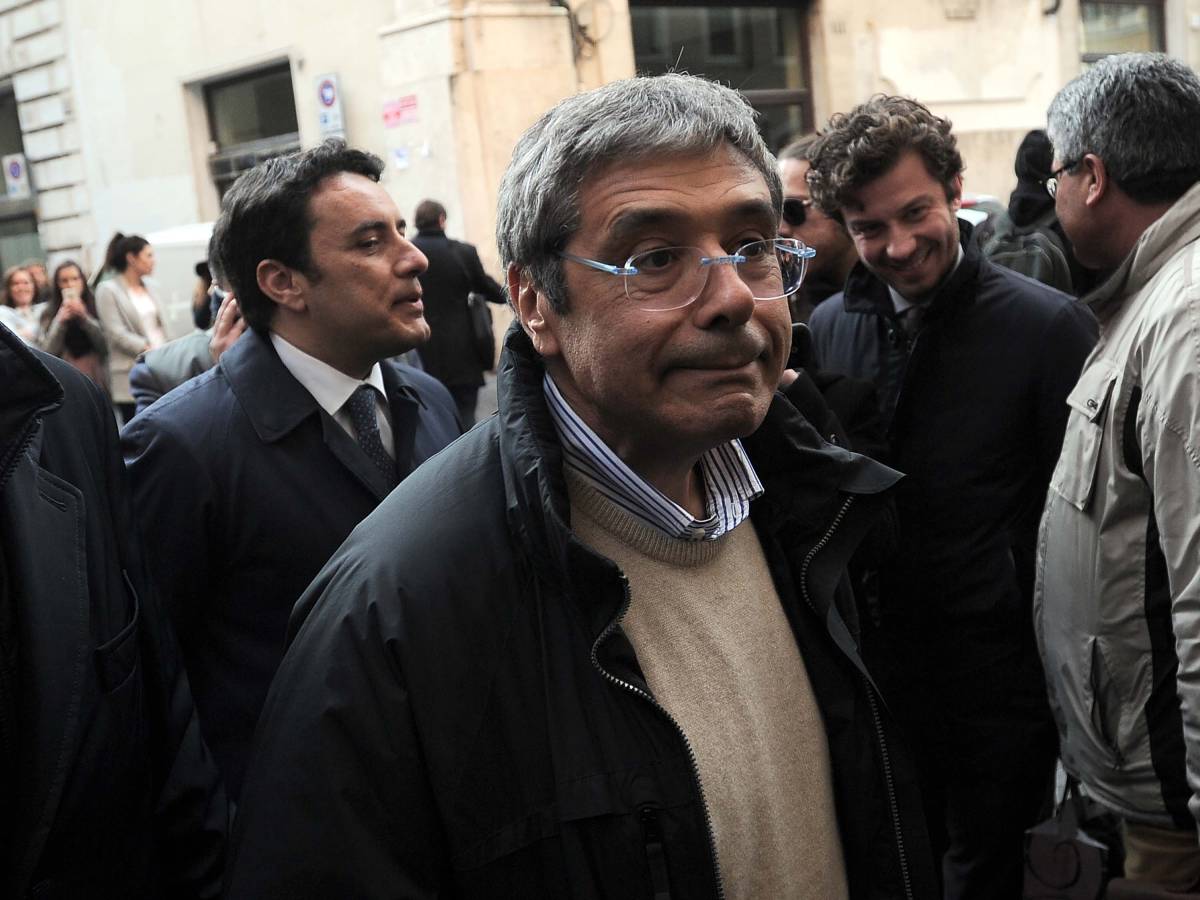 appalti truccati disposto l arresto dell ex governatore della regione sicilia tot242 cuffaro