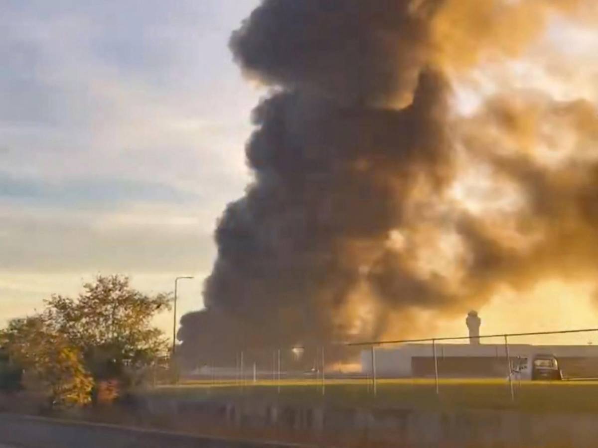 Usa, incidente di aereo cargo a Louisville: almeno sette morti Usa, incidente di aereo cargo a Louisville: almeno sette morti