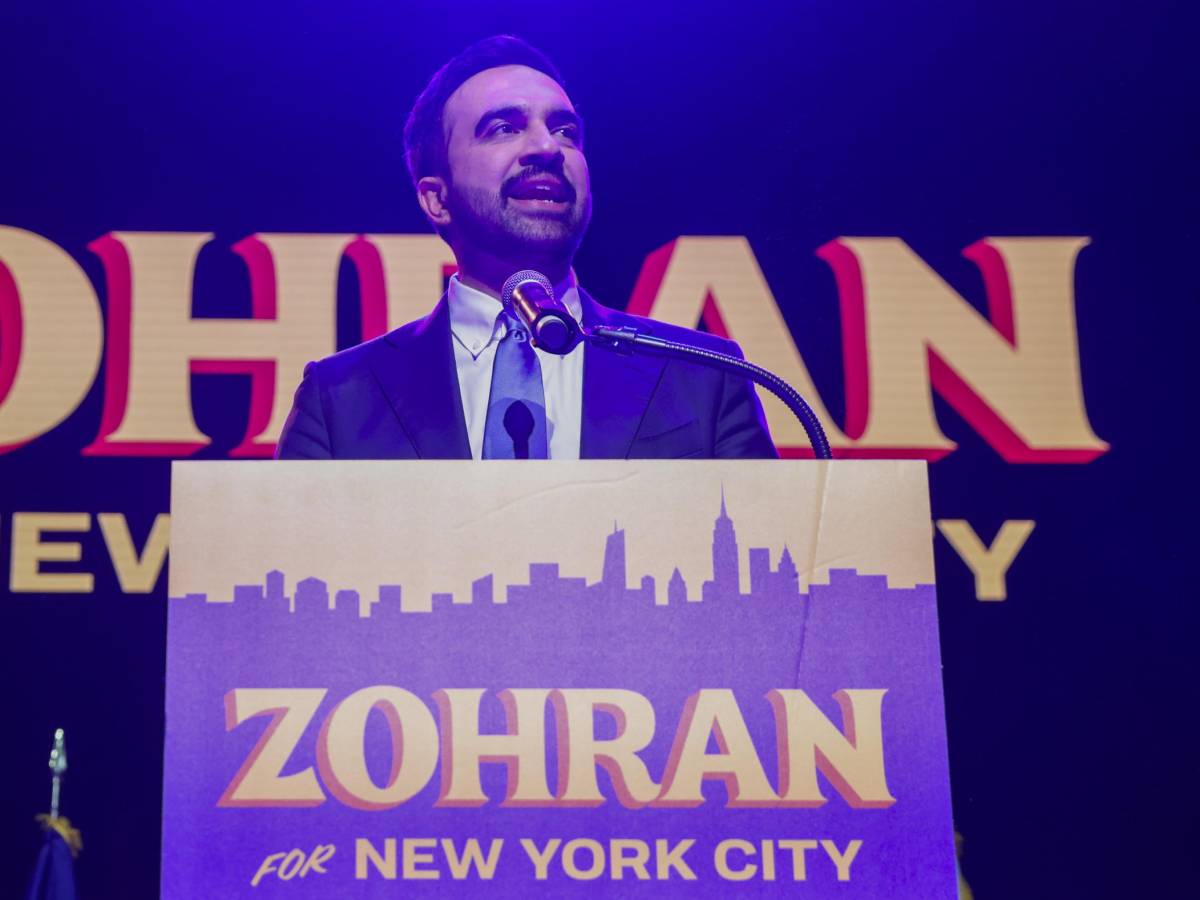 Tasse, negozi comunali e bus gratis: il programma socialista (e radicale) di Mamdani