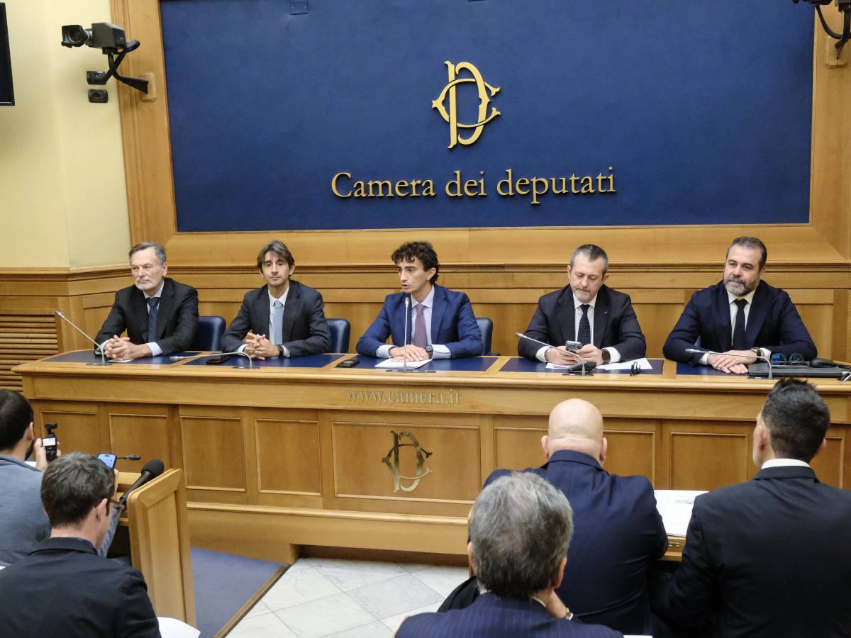 "Basta indagare gli agenti in automatico". Ecco la proposta di FdI per le forze dell