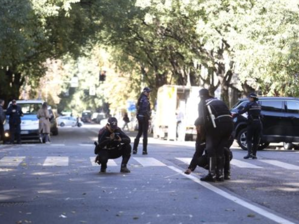 Investito sulle strisce a Milano da un furgone pirata: muore un 86enne Investito sulle strisce a Milano da un furgone pirata: muore un 86enne