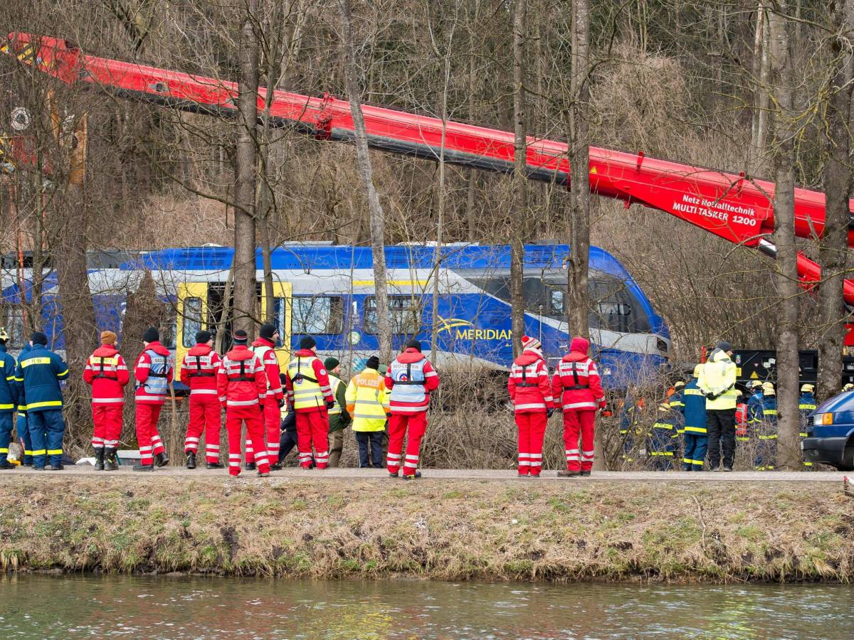 il capostazione gioca con lo smartphone e i treni si scontrano da Ilgiornale.it il capostazione gioca con lo smartphone e i treni si scontrano