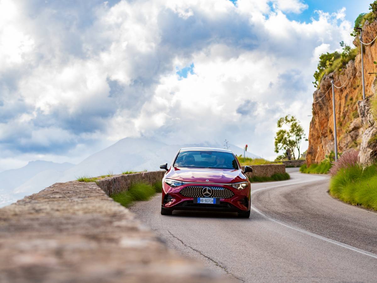 La prova della nuova Cla di Mercedes, una scultura in movimento La prova della nuova Cla di Mercedes, una scultura in movimento