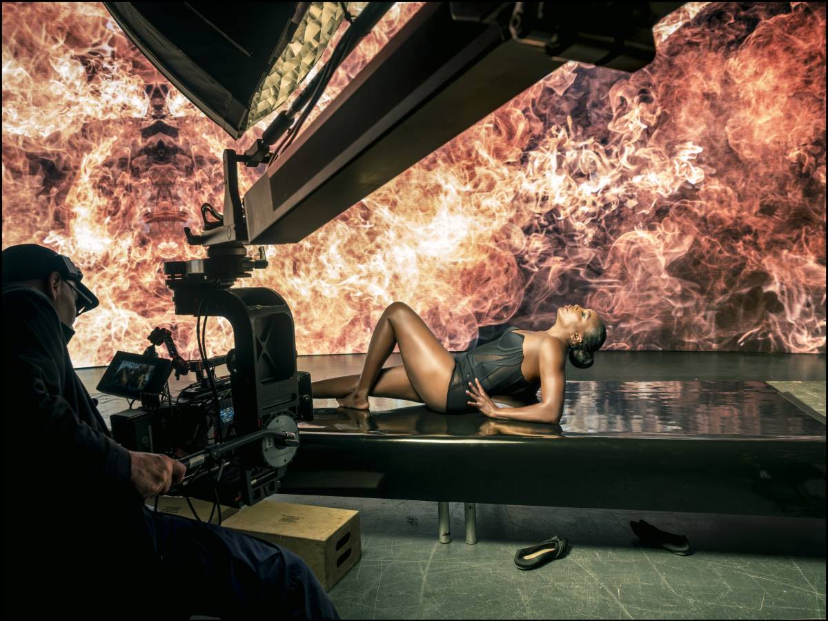 Tra bellezza e tecnologia, il calendario Pirelli quest Tra bellezza e tecnologia, il calendario Pirelli quest