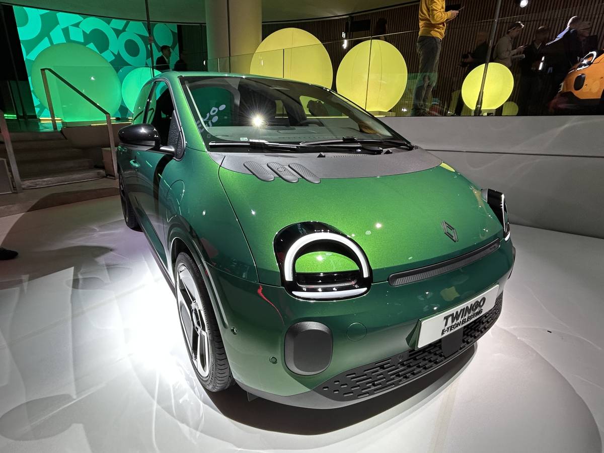 Renault Twingo E Tech, la nuova elettrica da 20.000 euro: sbarazzina e originale