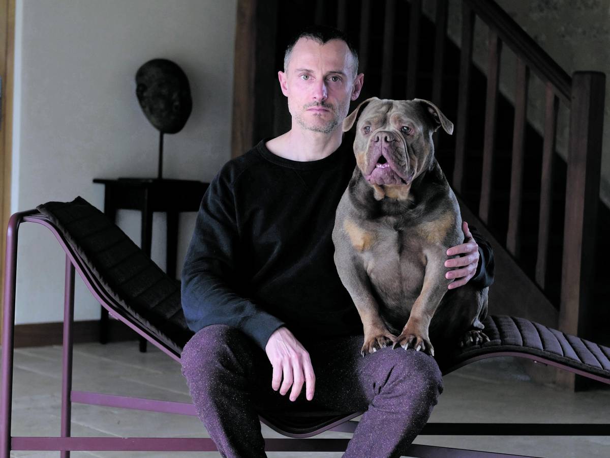 Viaggio in quel villaggio dove nelle case abita il Male Viaggio in quel villaggio dove nelle case abita il Male