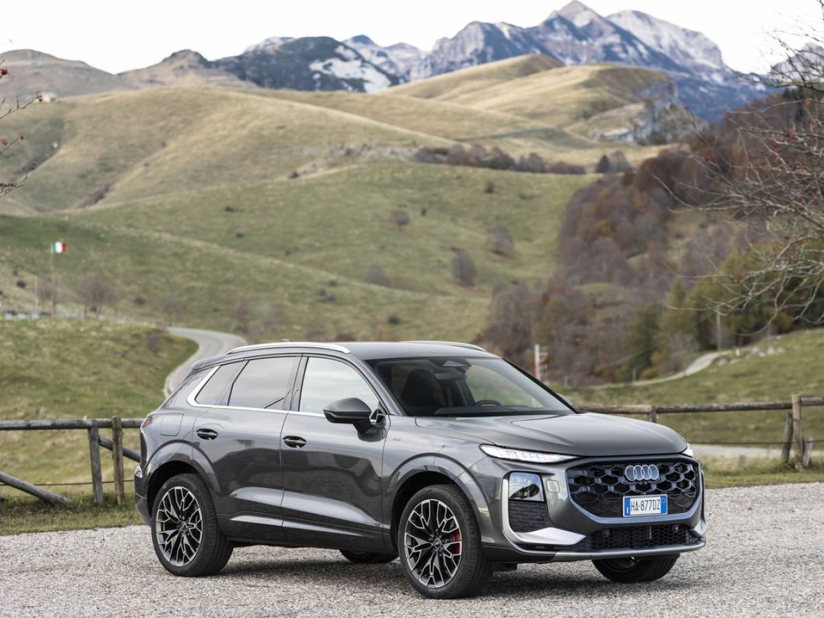 Audi Q3 e hybrid, nuova generazione plug in: più sportività ed efficienza