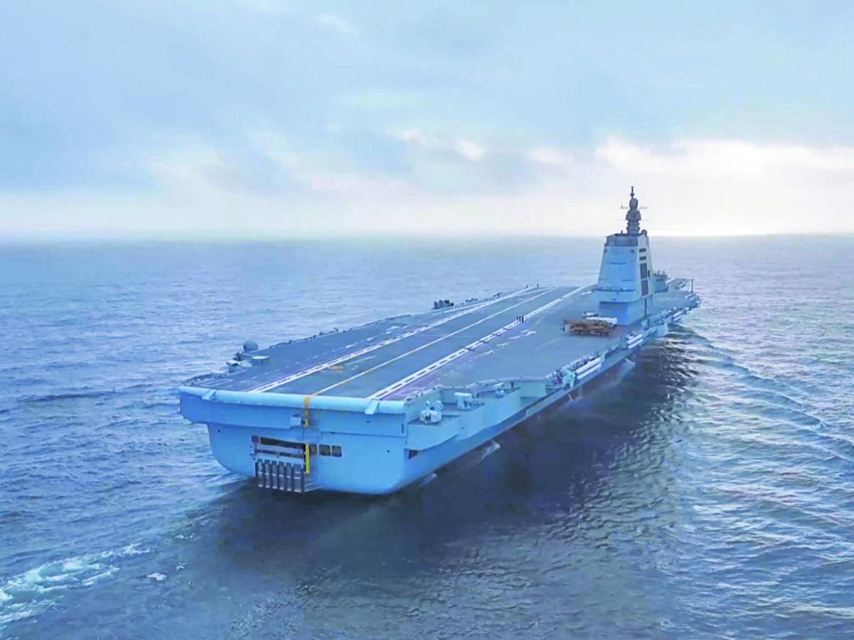 Xi vara la super portaerei "Fujian" (e lancia agli Usa la sfida dei mari) Xi vara la super portaerei "Fujian" (e lancia agli Usa la sfida dei mari)