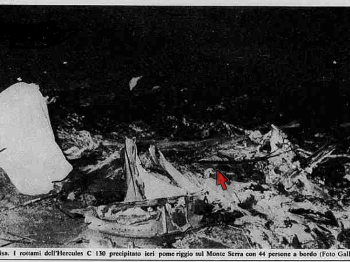 La nebbia, la bassa quota, lo schianto sul Monte Serra: la strage dei cadetti