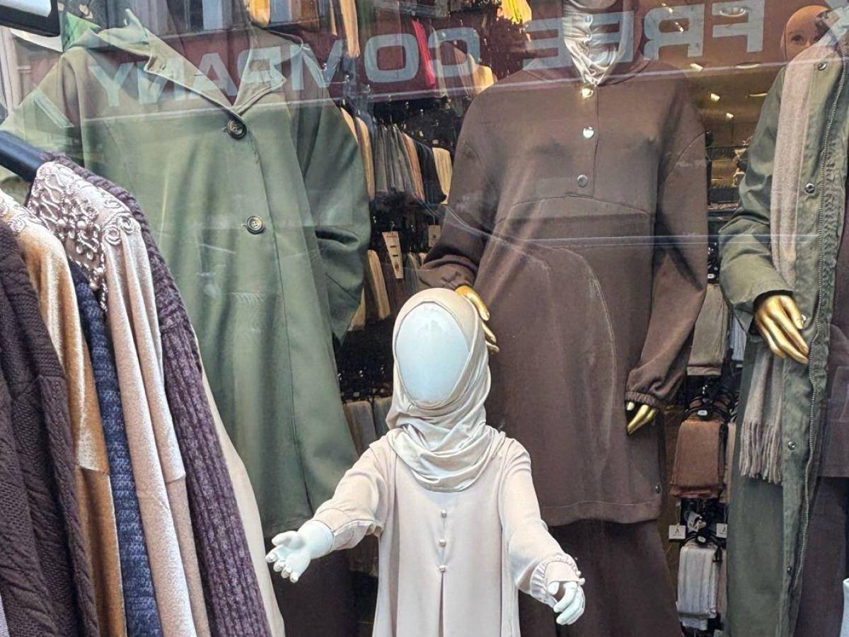 Veli islamici per bambine nei negozi: la denuncia che fa scattare l