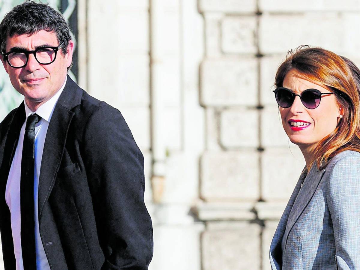 I "comunisti col Rolex": a casa Fratoianni 200mila euro all I "comunisti col Rolex": a casa Fratoianni 200mila euro all