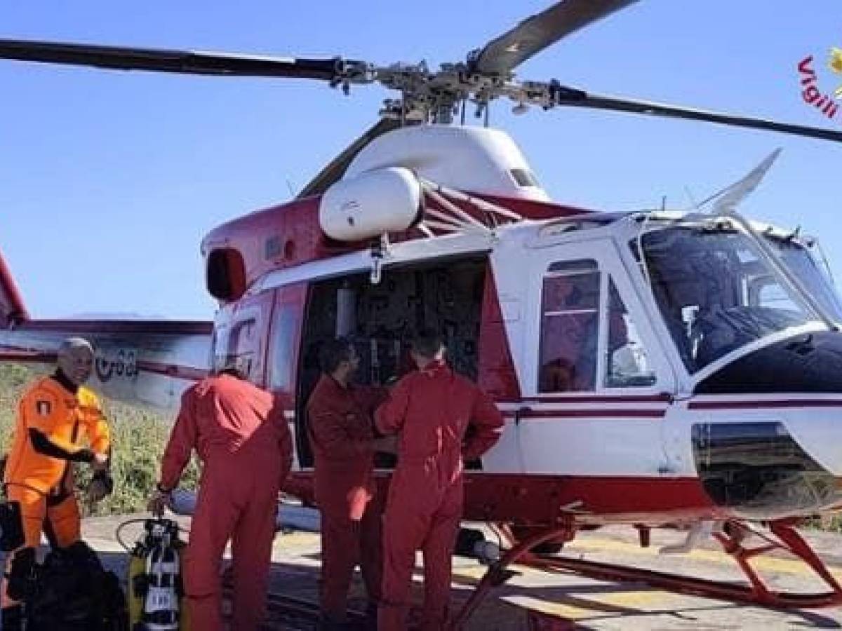 arezzo ritrovato l8217elicottero precipitato domenica per un avaria a bordo due persone da Ilgiornale.it arezzo ritrovato l8217elicottero precipitato domenica per un avaria a bordo due persone