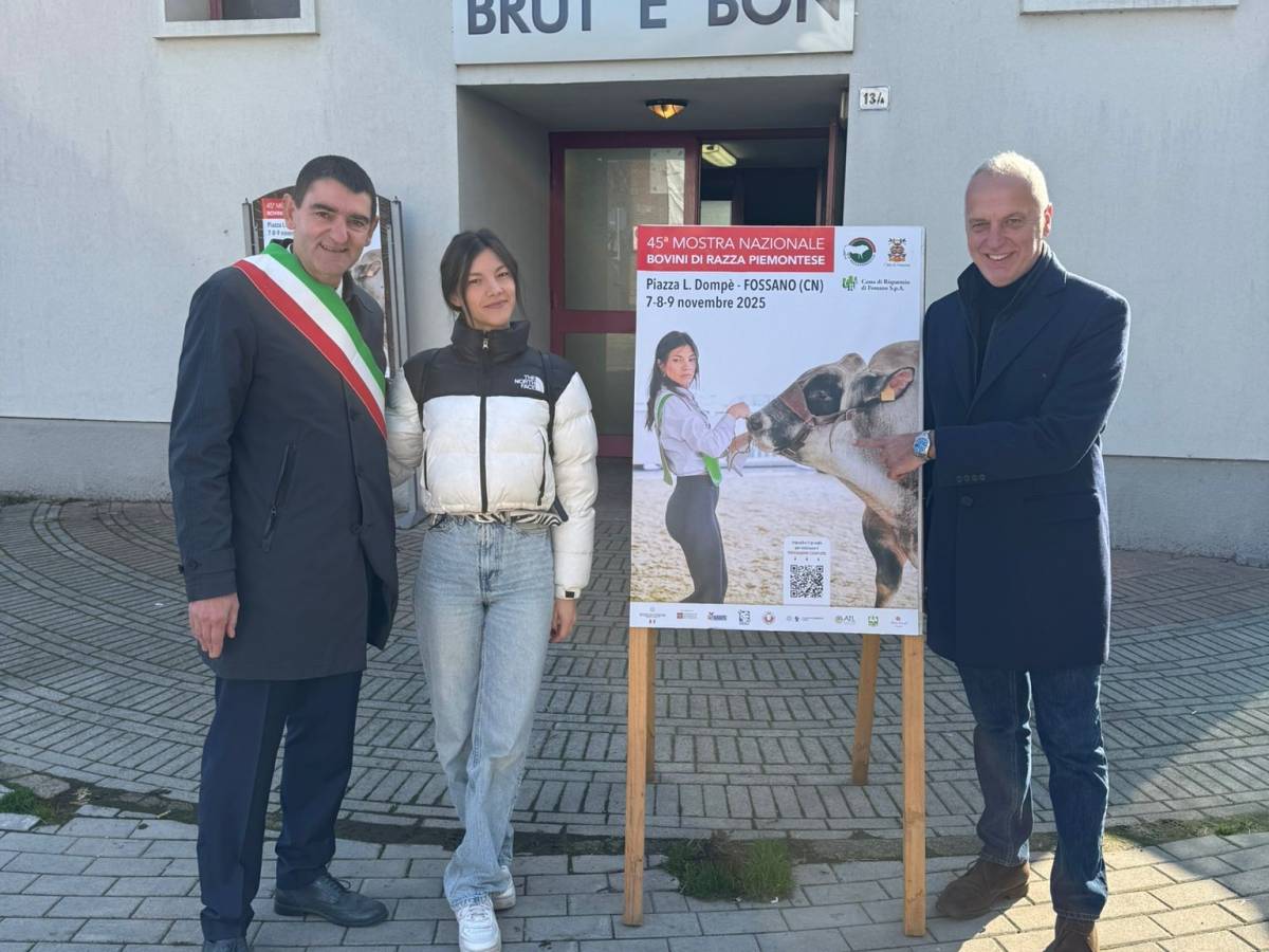 "Allevatrice fotografata con un toro? Sessismo". La surreale polemica della sinistra a Fossano "Allevatrice fotografata con un toro? Sessismo". La surreale polemica della sinistra a Fossano