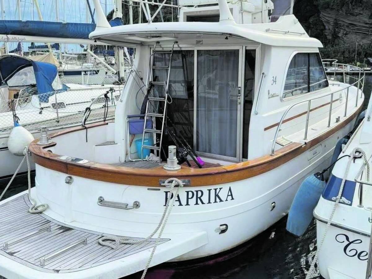 Fico salpa sulla "barca di cittadinanza" da 100mila euro Fico salpa sulla "barca di cittadinanza" da 100mila euro