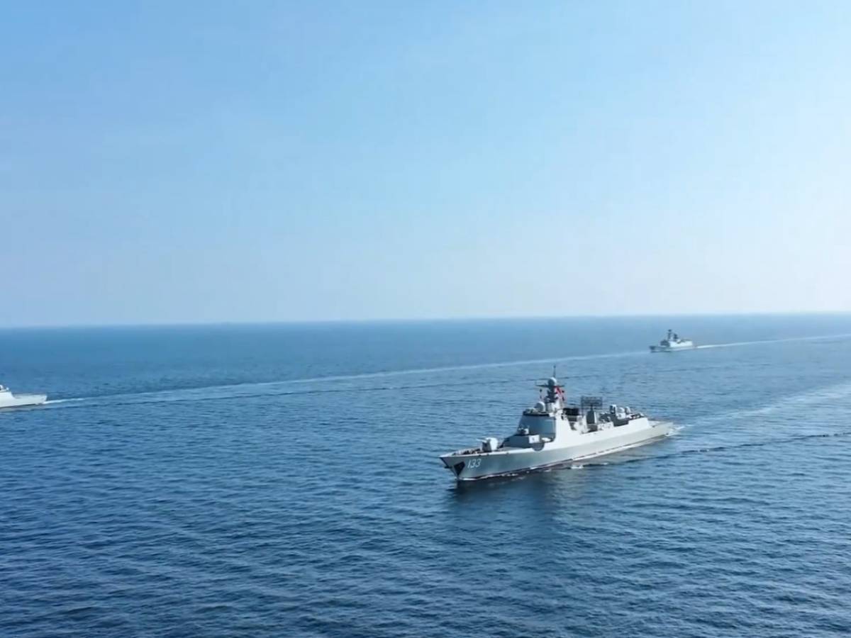 La Cina muove le navi da guerra nel Mar Rosso: cosa c