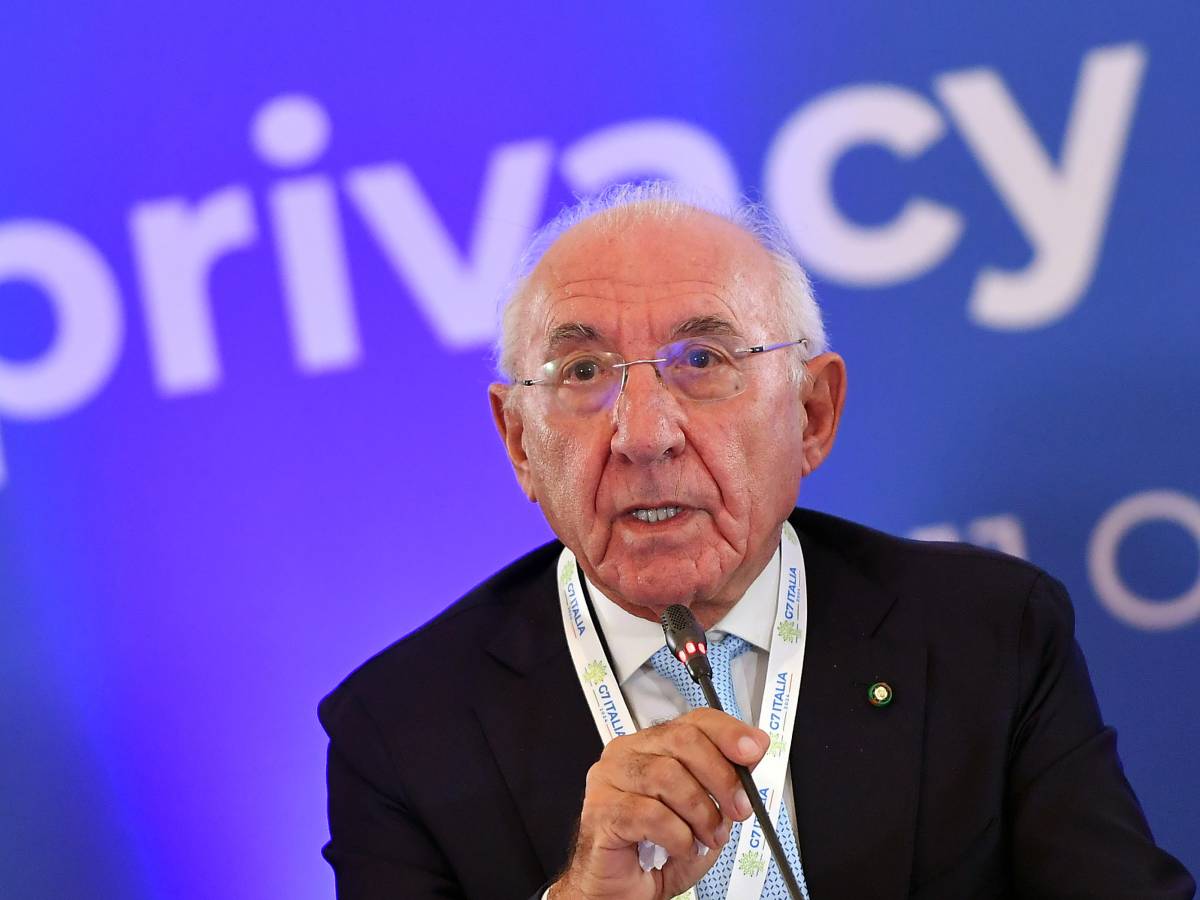 il garante della privacy tira dritto il collegio non si dimette da Ilgiornale.it il garante della privacy tira dritto il collegio non si dimette