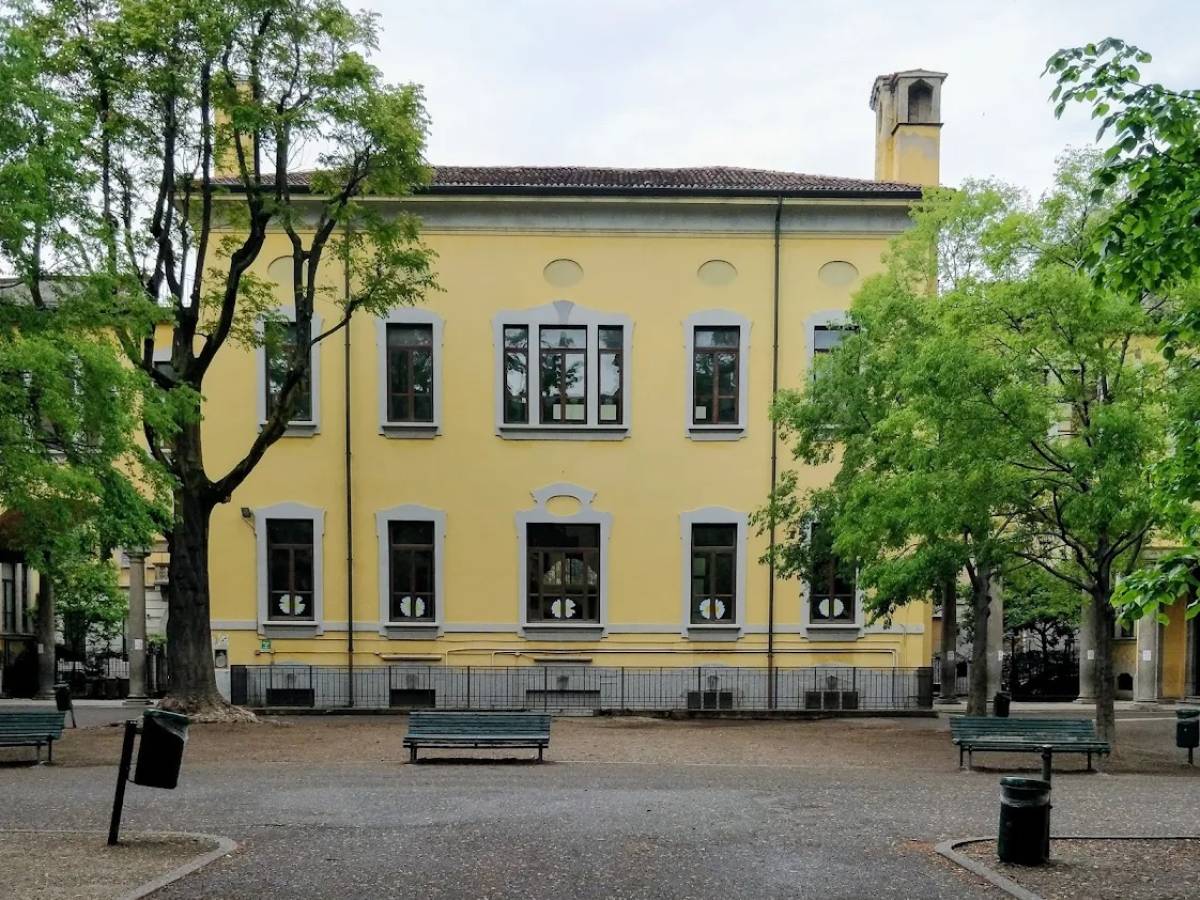 la scuola di via crocefisso di nuovo invasa dai topi scatta la protesta delle famiglie da Ilgiornale.it la scuola di via crocefisso di nuovo invasa dai topi scatta la protesta delle famiglie