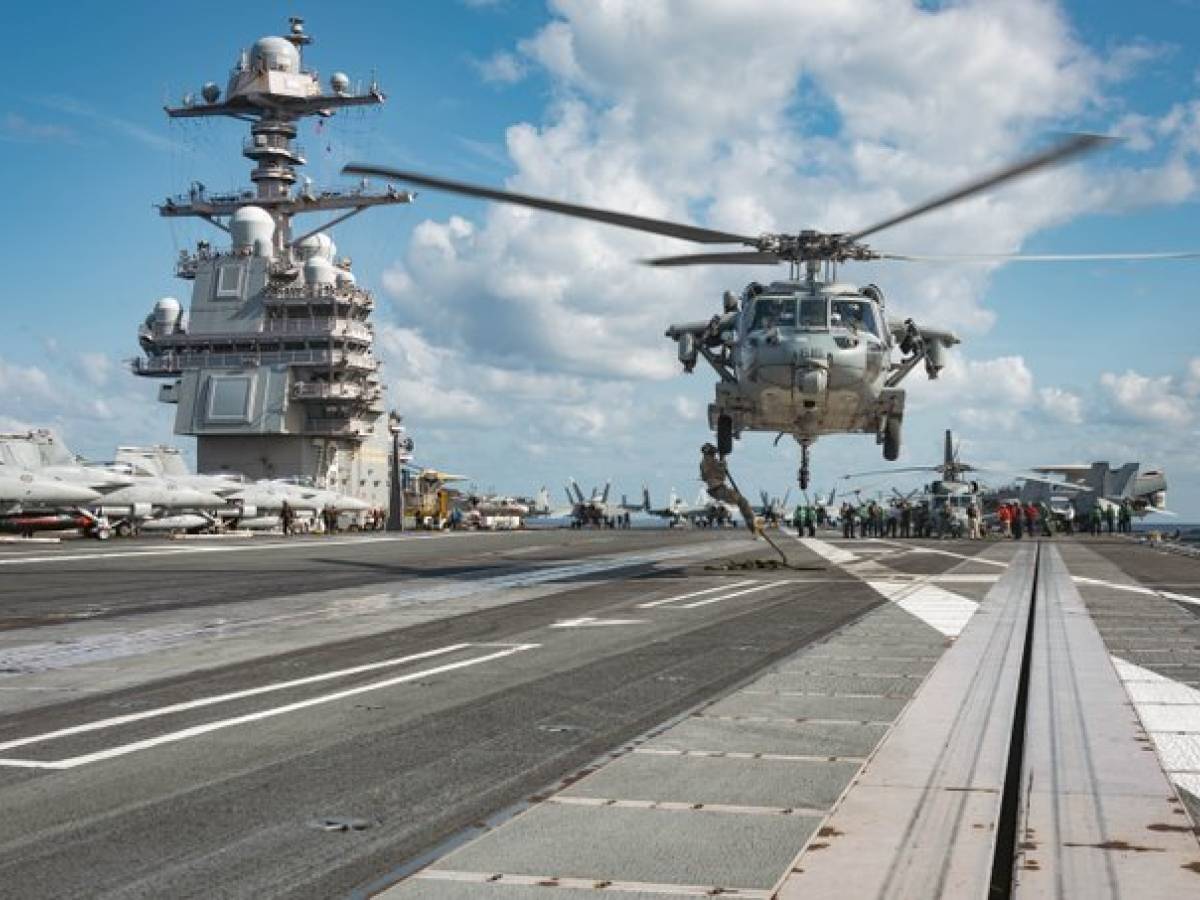 alta tensione nei caraibi arrivata la portaerei usa uss ford e il venezuela mobilita 200mila soldati