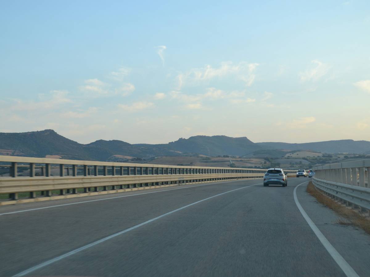 tenta di strangolare la moglie sull8217a16 davanti al figlio di 3 anni salvata dalla polizia da Ilgiornale.it tenta di strangolare la moglie sull8217a16 davanti al figlio di 3 anni salvata dalla polizia