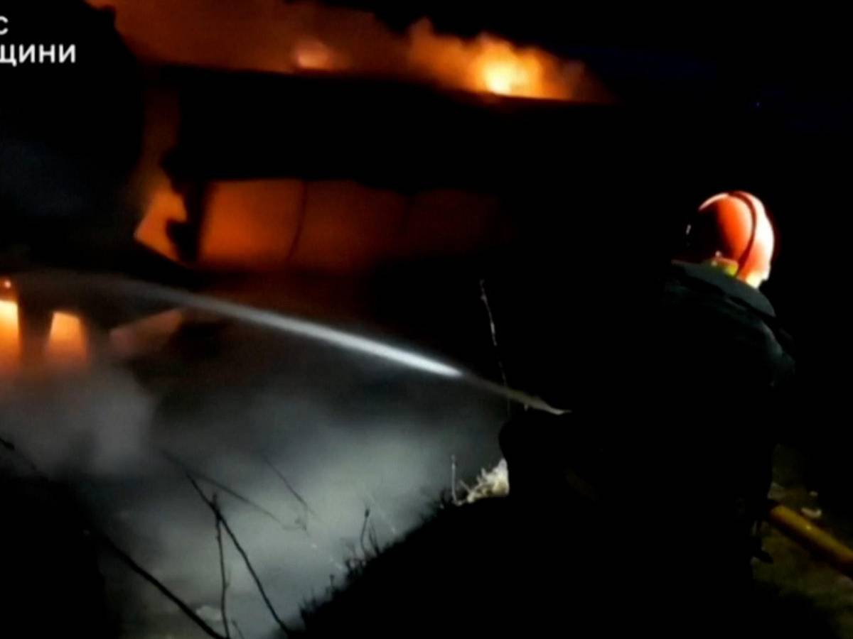 Nella notte pesante attacco russo su Kiev