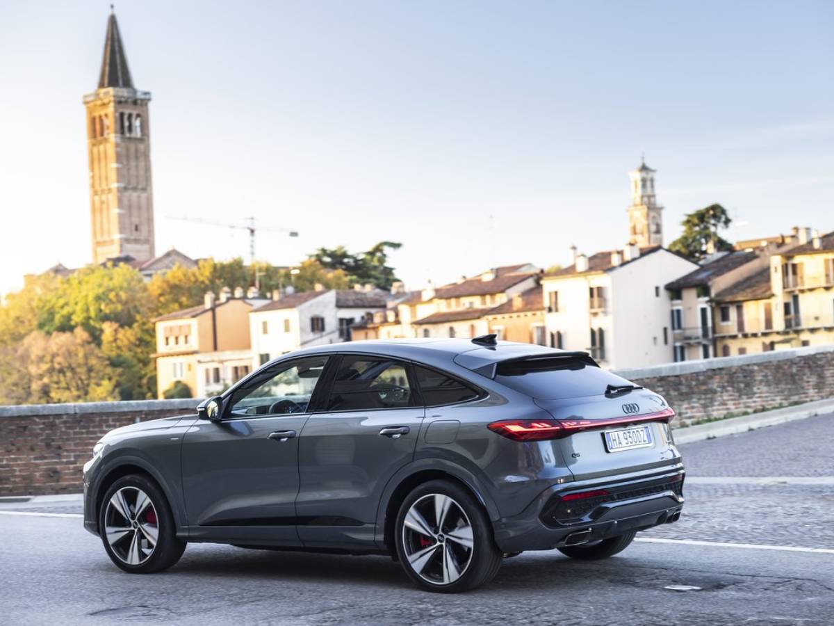 Audi Q5 e-hybrid: guarda la gallery 9