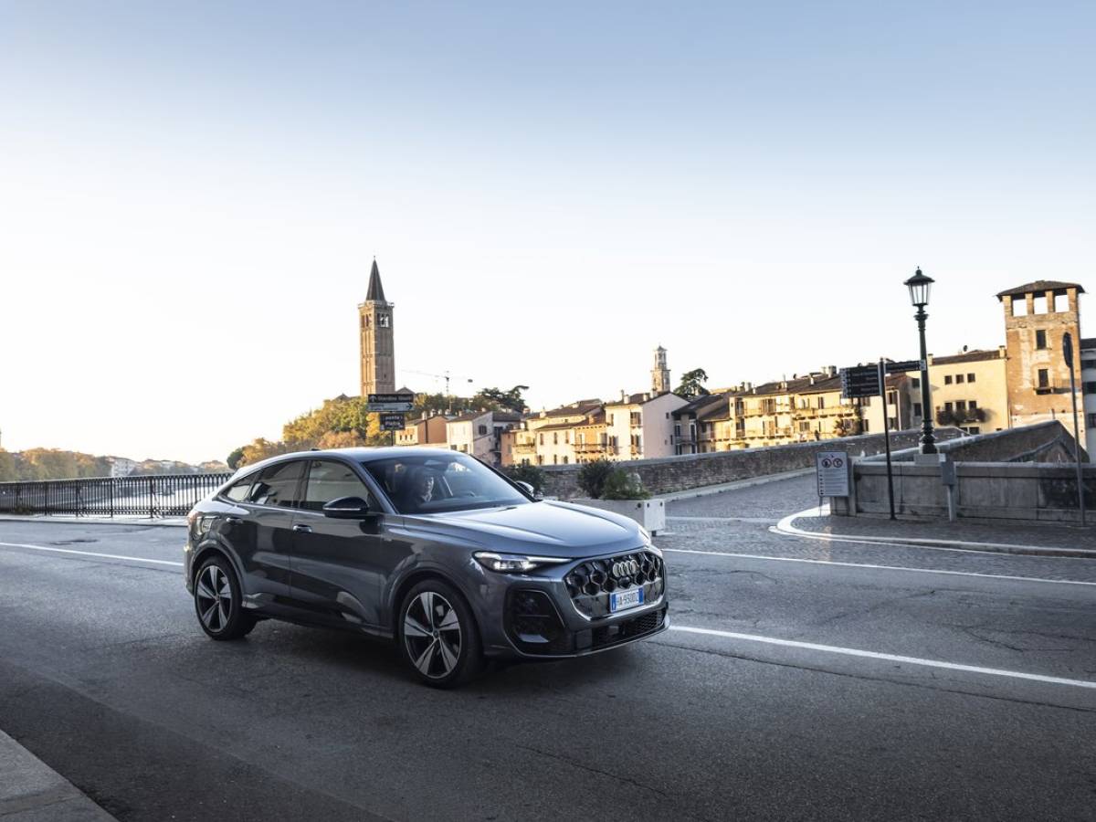 Audi Q5 e hybrid: oltre 100 km di autonomia EV, potenza e versatilità senza compromessi