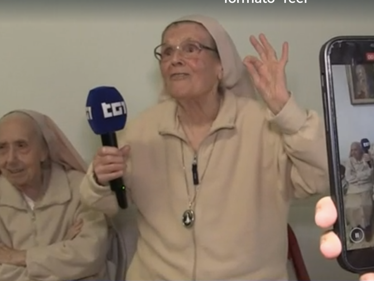 Le suore "star" di Instagram tra preghiere e umorismo: "Il Signore ci vuole felici" Le suore "star" di Instagram tra preghiere e umorismo: "Il Signore ci vuole felici"