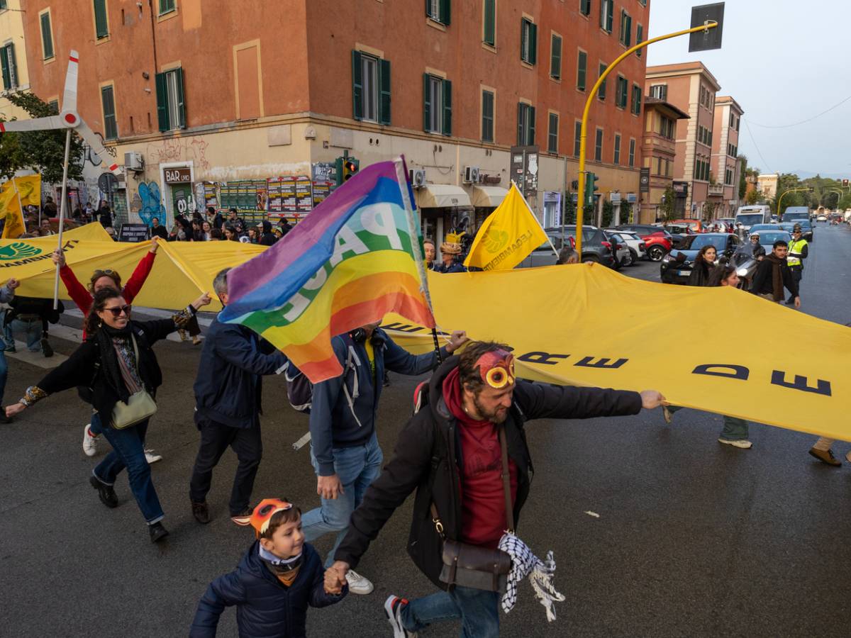 Gli ambientalisti "woke" ora scendono in piazza per protestare contro il patriarcato "estrattivista"