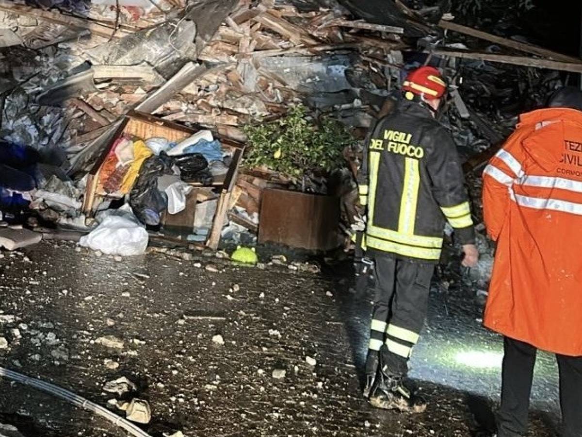 Frana travolge abitazione a Brazzano: un ferito estratto vivo, ricerche in corso per due dispersi