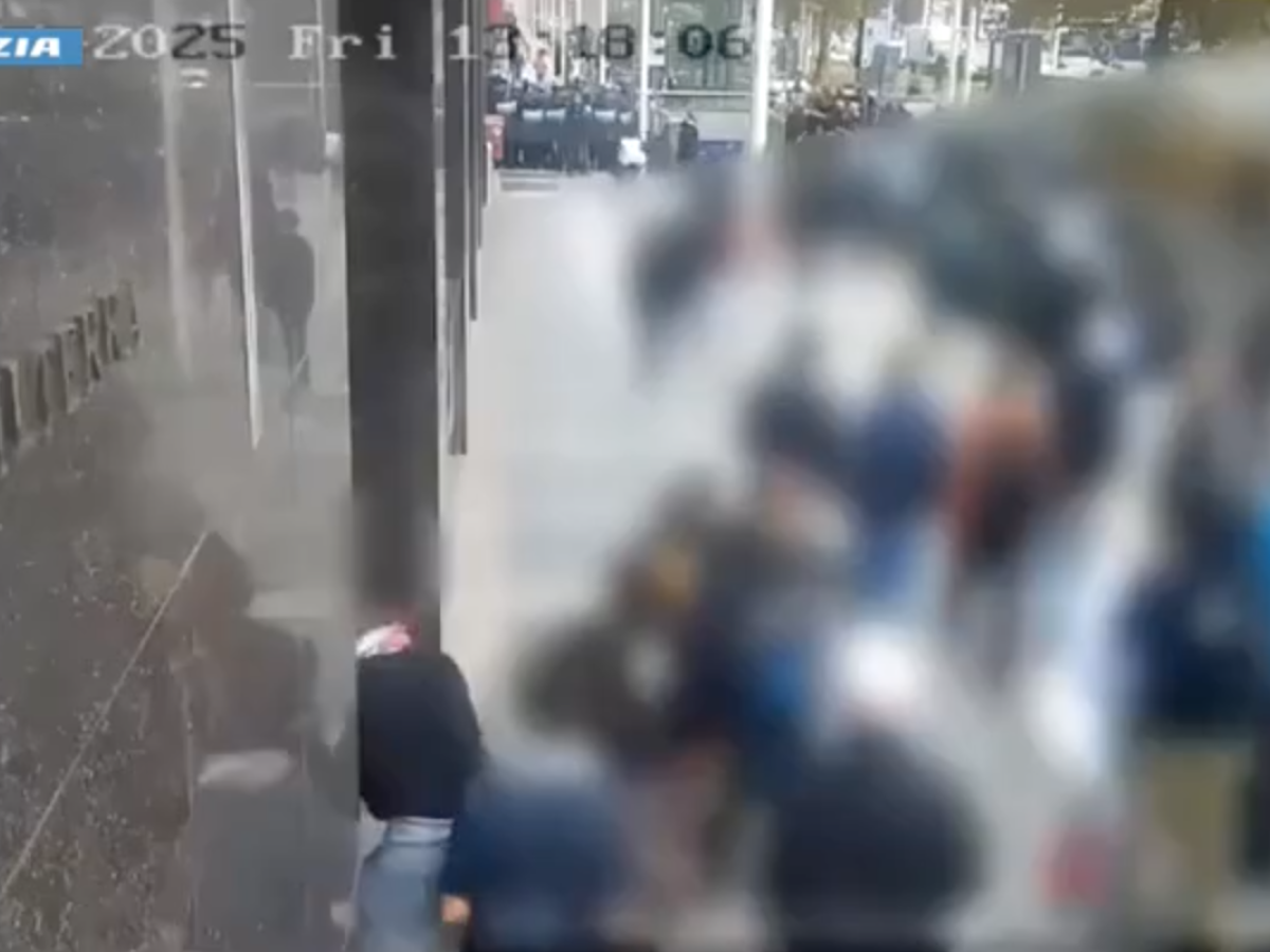 Chi è il 18enne antagonista che ferì i poliziotti durante il "No Meloni Day" Chi è il 18enne antagonista che ferì i poliziotti durante il "No Meloni Day"