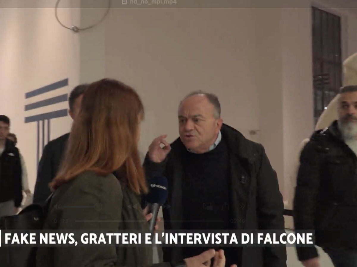 Gli chiedono di Falcone, Gratteri reagisce male: "Non voglio parlare con lei né con Quarta Repubblica" Gli chiedono di Falcone, Gratteri reagisce male: "Non voglio parlare con lei né con Quarta Repubblica"