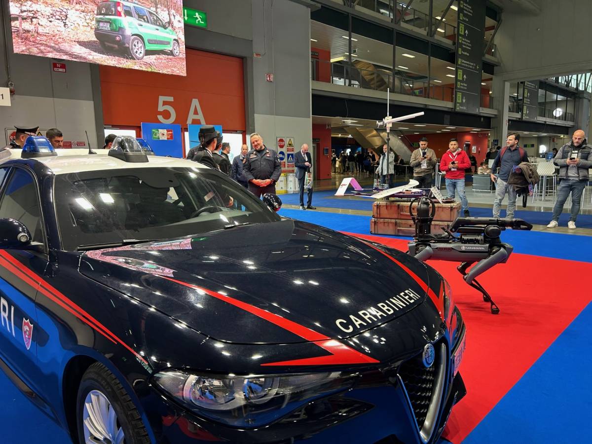 Sicurezza 2025-robot Carabinieri