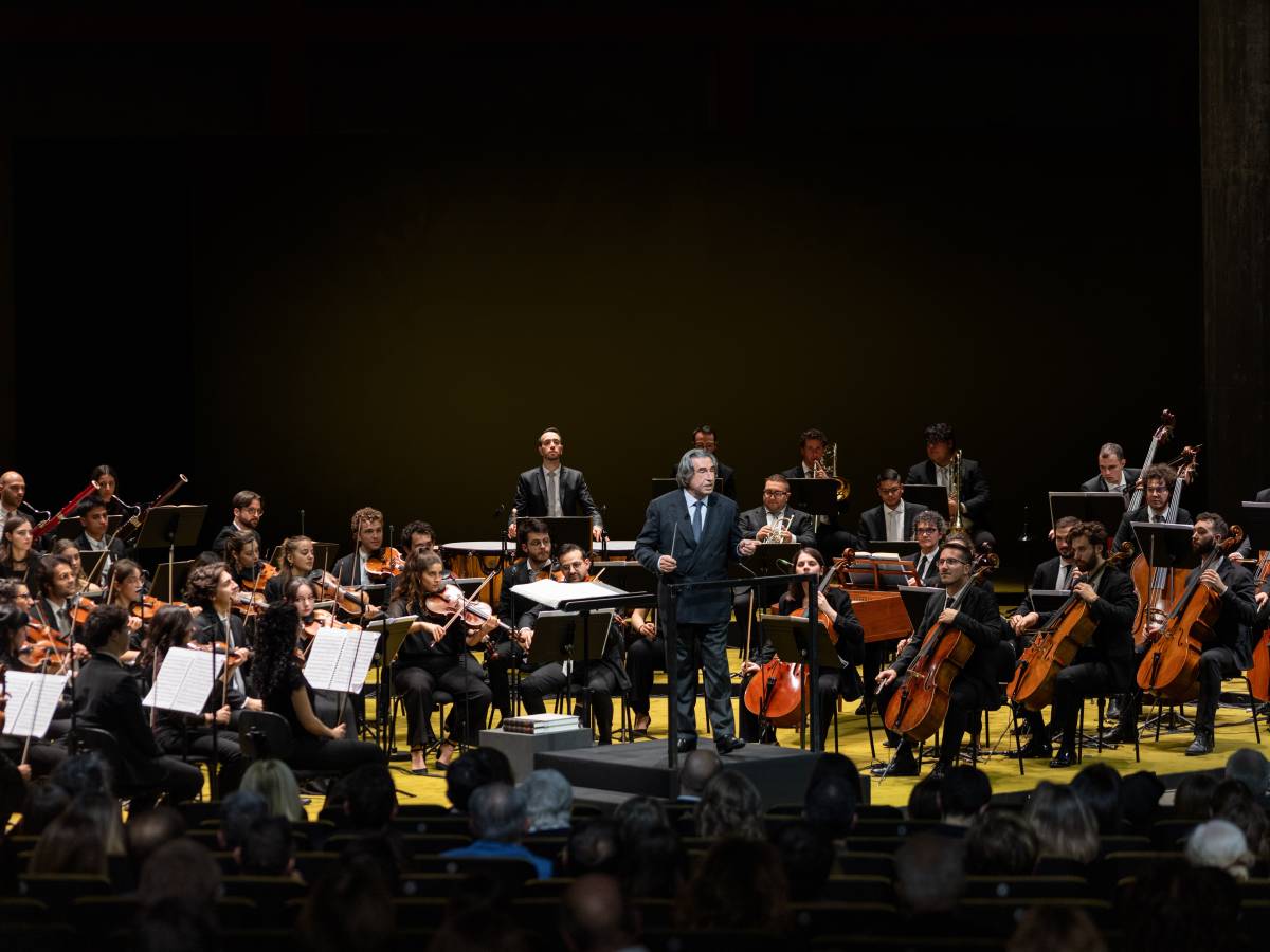 Inaugurata la terza Riccardo Muti Italian Opera Academy a Milano: la Fondazione Prada si trasforma in sala da concerto Inaugurata la terza Riccardo Muti Italian Opera Academy a Milano: la Fondazione Prada si trasforma in sala da concerto